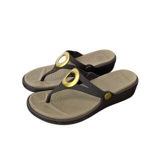 CROCS Sanrah Metallic O-Ring Mini Wedge Sandals, Thong, Rubber, Comfort, 7